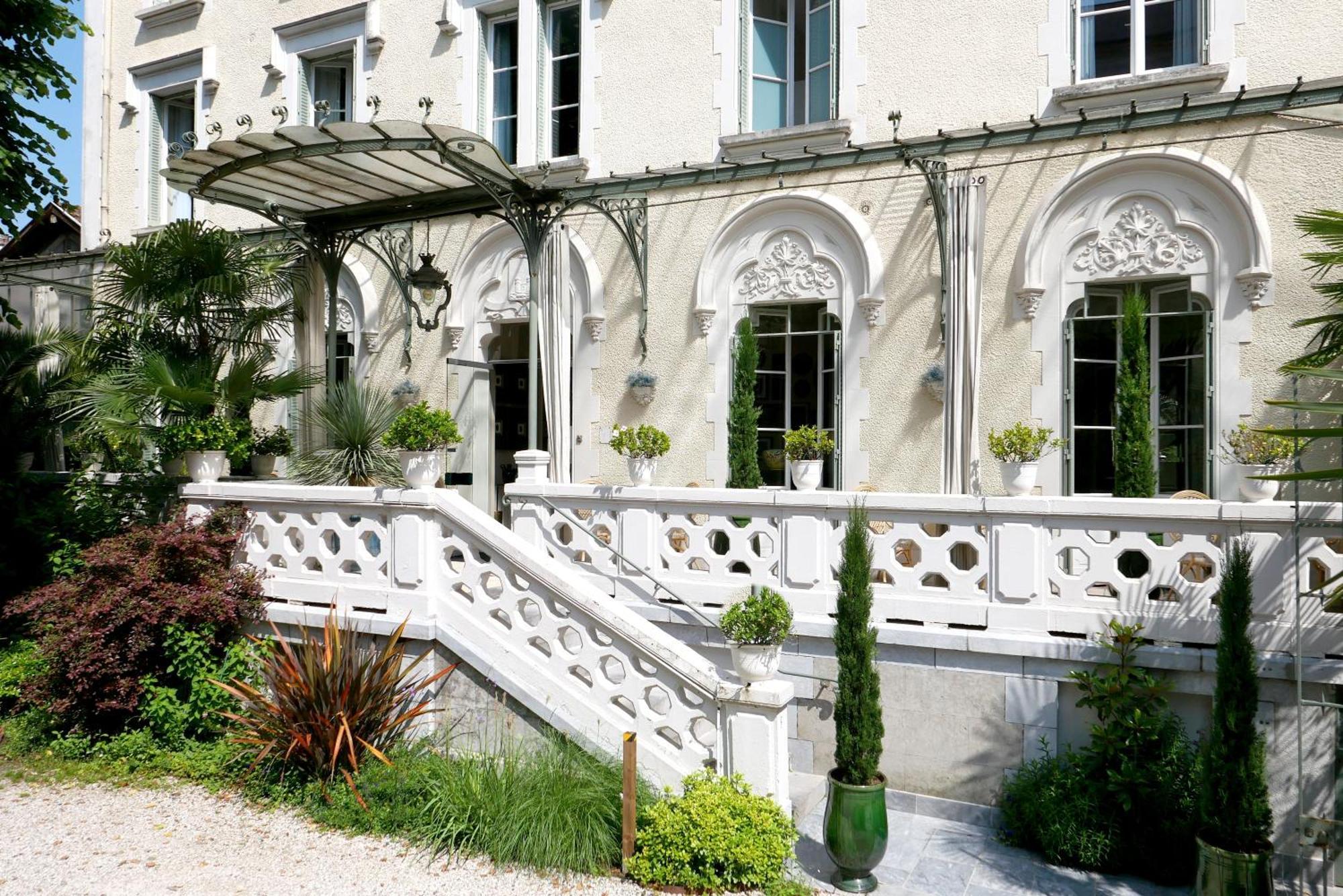 Bristol Hotel 3*